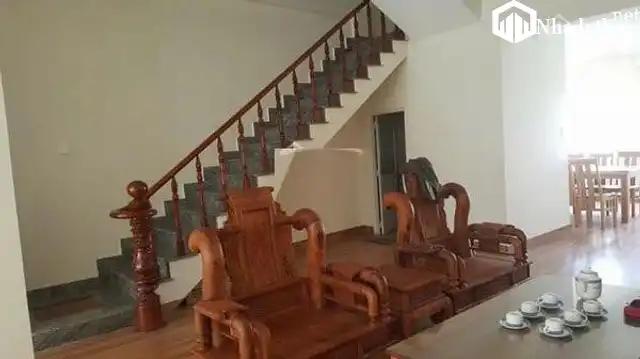 Cho thuê nhà 144m2, 3 lầu, giá 18 triệu/ tháng, quận 9