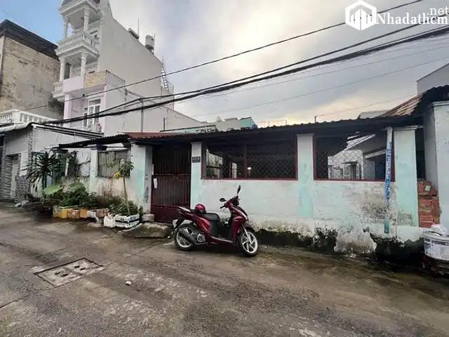 Nhà nở hậu, hẻm xe tải, giá 4.8 tỷ, Quận 12