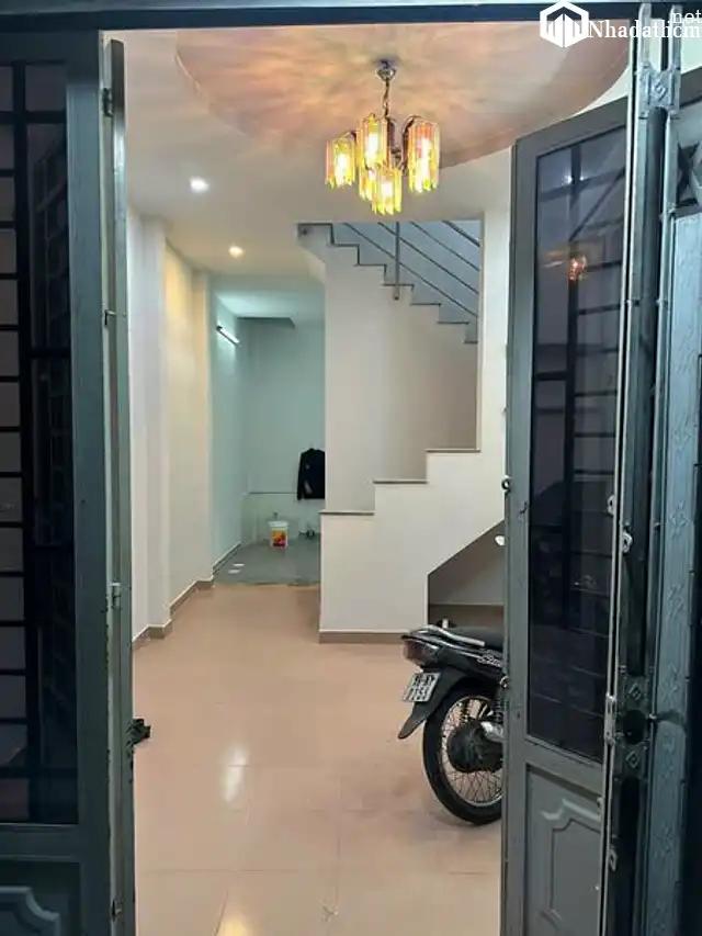 Nhà hẻm 4m, 1 lầu, 2pn, giá 6.5 triệu, Bình Tân