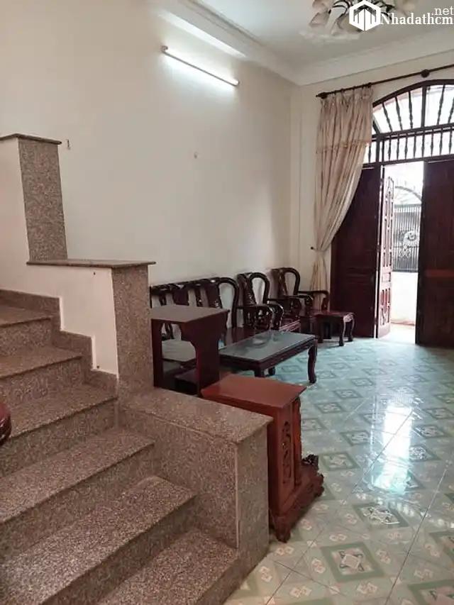 Nhà 1 lầu, 2pn, 2wc, hẻm 4m, giá 7 triệu, Quận 9