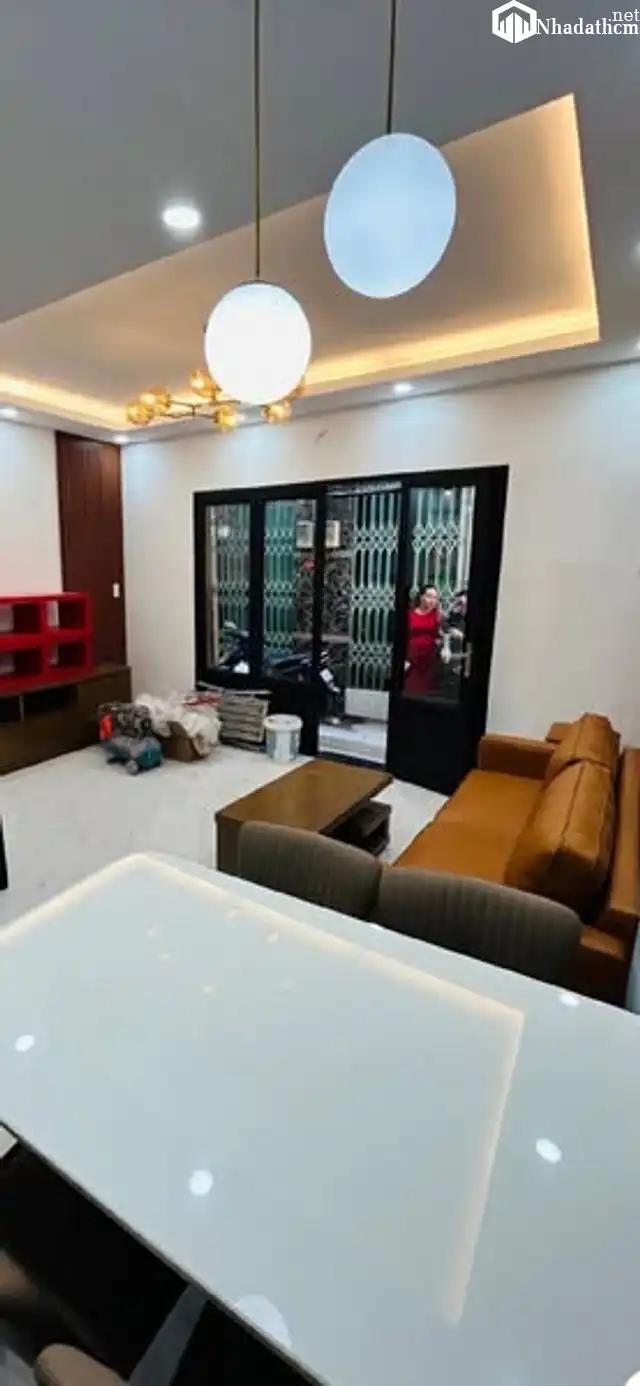 Bán nhà chỉ 3 tỷ Quận 7, 1 lầu 2pn, 2wc, hẻm 5m