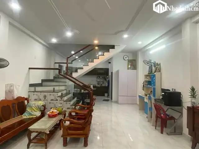 Nhà 2 mặt tiền hẻm, 2 tầng, 2pn, 60m2, giá 5 tỷ, Quận 9