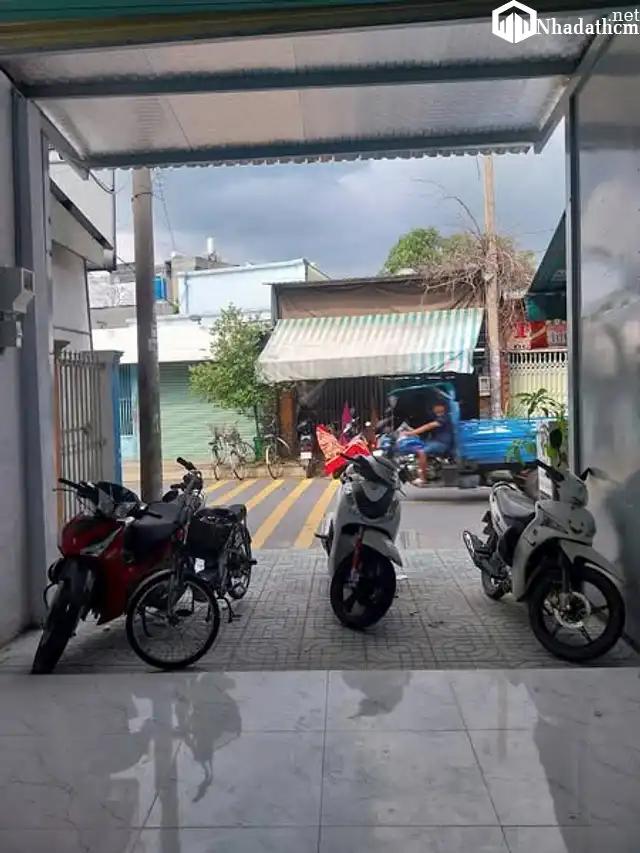 Nhà mặt tiền, 1 lầu, 1pn, 1wc, giá 6.5 triệu, Quận 12