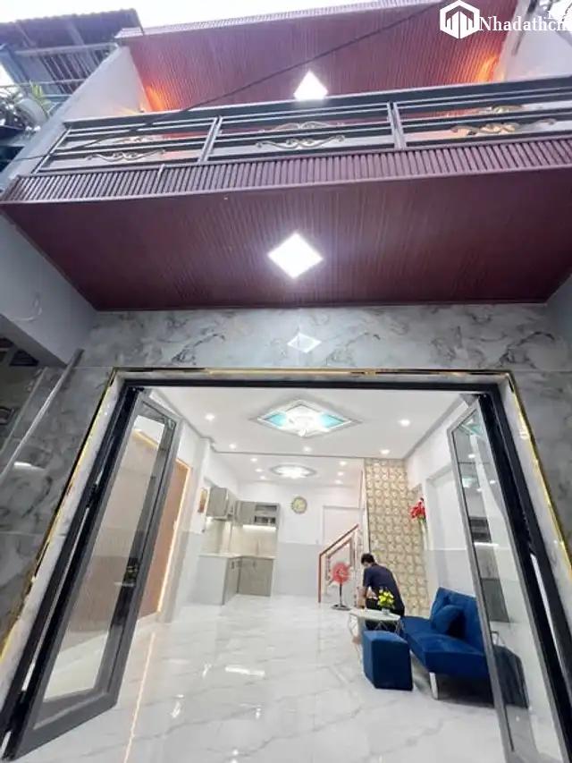 Bán nhà hẻm rộng, giá 3.9 tỷ, trung tâm quận 11