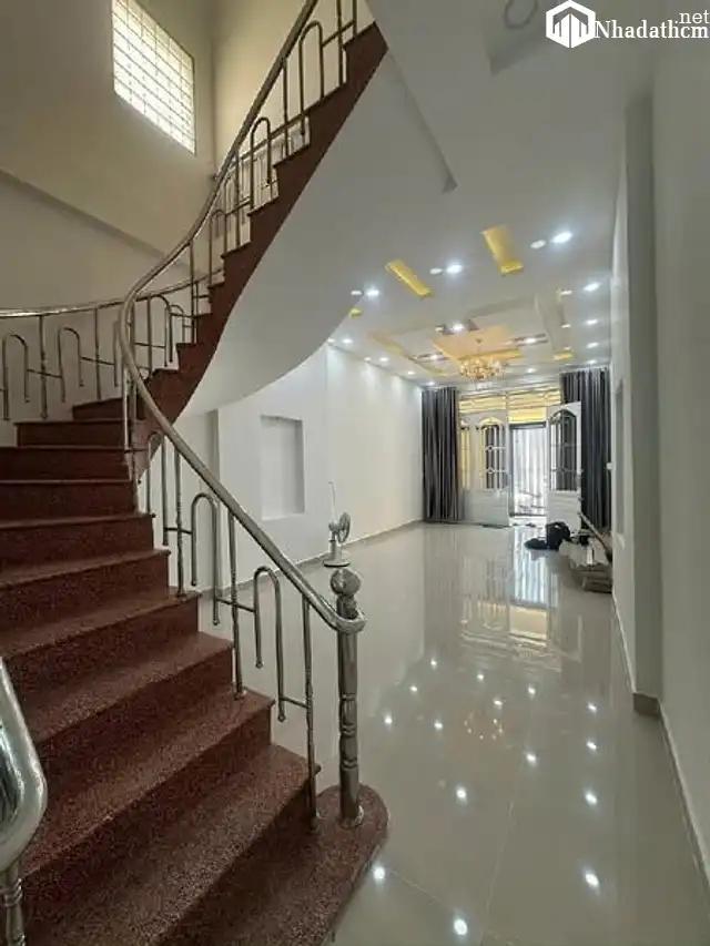 Bán nhà 2 tầng đẹp gần Mega Market Quận 12