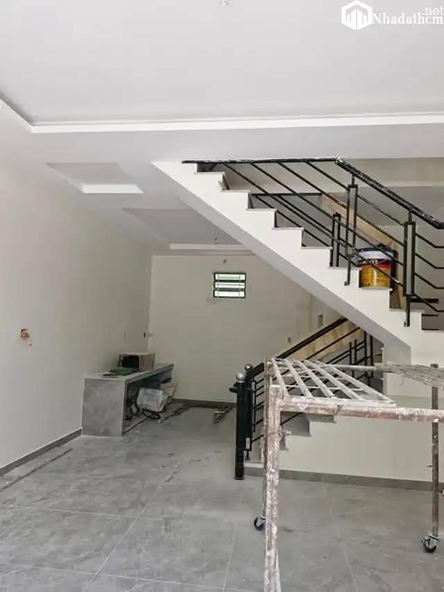 Nhà 50m2, ngang 5m, 1 lầu, giá 1.69 tỷ, gần chợ