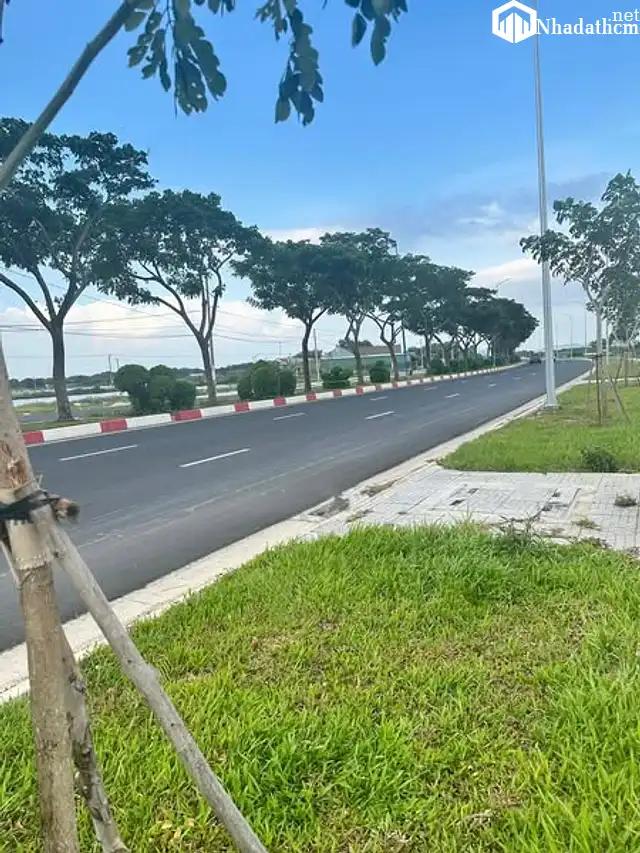 Cần bán mảnh đất 1 ha, giá 1.6 tỷ, view biển