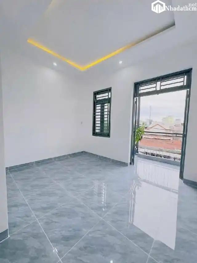 Bán nhà gần chợ Quận 12, 2 lầu 128m2 4pn, SHR, 5.0 tỷ