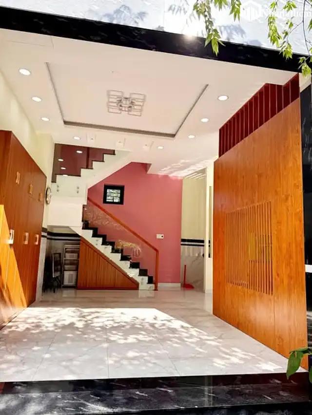 Nhà Sạch Đẹp 2 Lầu Full Nội Thất 13.5tr/th Quận 12