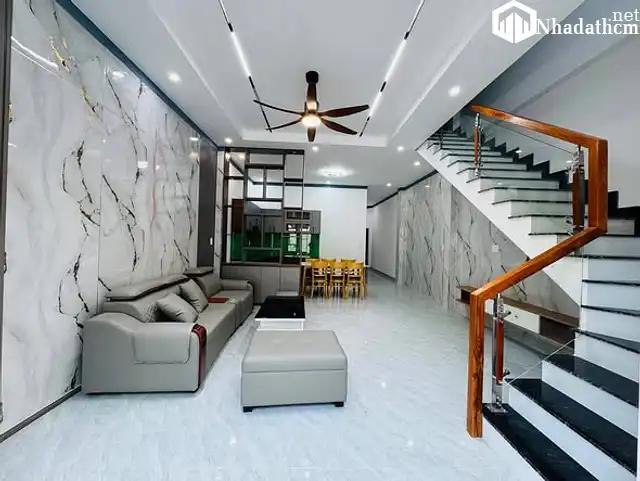 Bán nhà 1 trệt 1 lầu P. Chánh Phú Hoà, Bến Cát