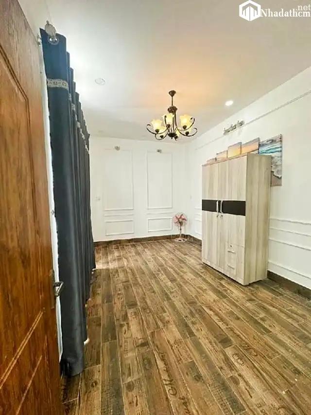 Bán nhà 4 tầng, 1 căn ra mặt tiền, Đường Lê Hồng Phong, Phường 10, Quận 10, Tp Hồ Chí Minh