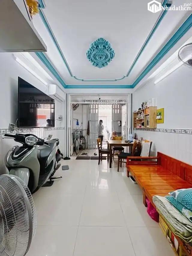 Bán nhà 31,3m2, hẻm xe hơi, Đường Đoàn Văn Bơ, Phường 18, Quận 4, Tp Hồ Chí Minh