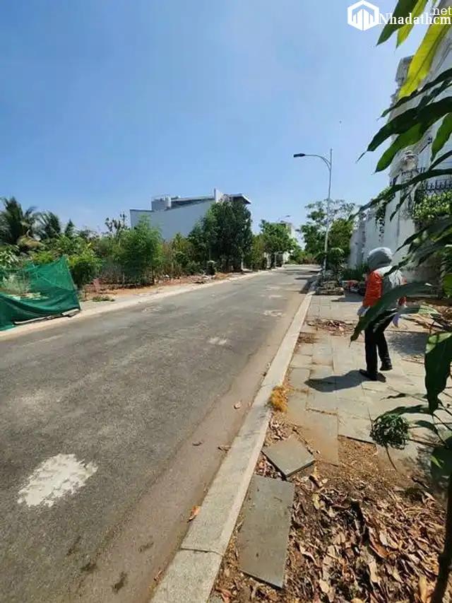 Bán gấp lô dự án Nhà ở Việt Nam, trong KDL BCR, Phường Trường Thạnh, Quận 9, Tp Hồ Chí Minh