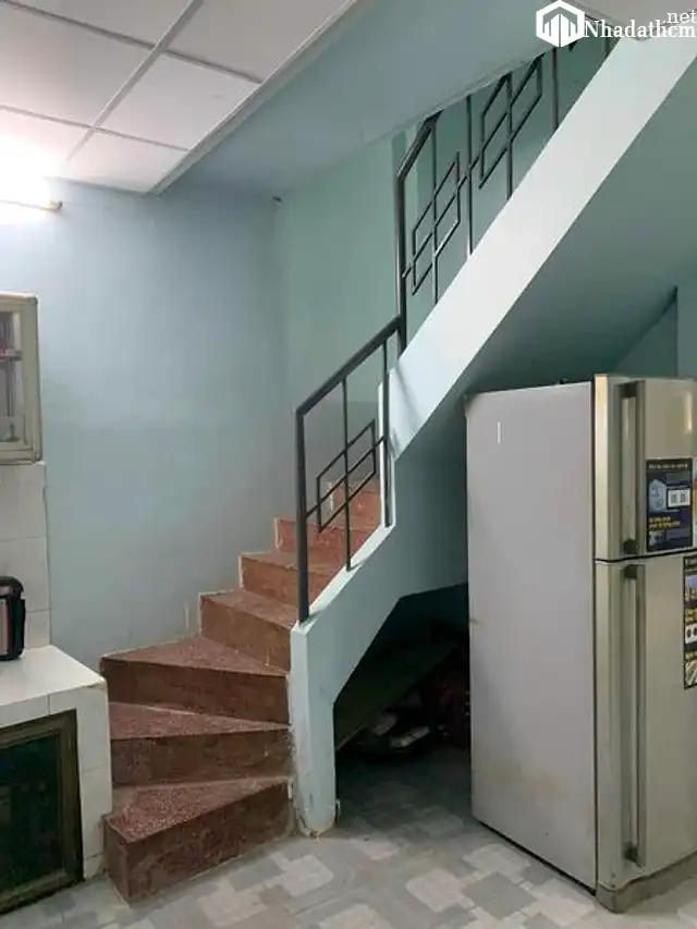 Bán nhà hạ giá 6.8 tỷ, 1 lầu, 4pn, hẻm xe hơi,  Quận 10