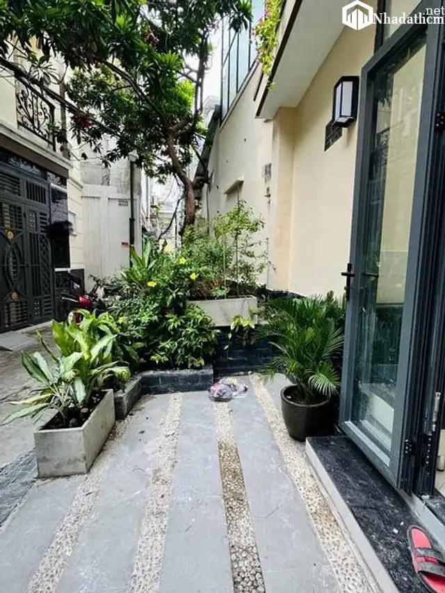 Bán nhà 2 mặt hẻm xe hơi, 2 làu, 2pn, Đường Phan Đăng Lưu, Phường 3, Quận Phú Nhuận, Tp Hồ Chí Minh