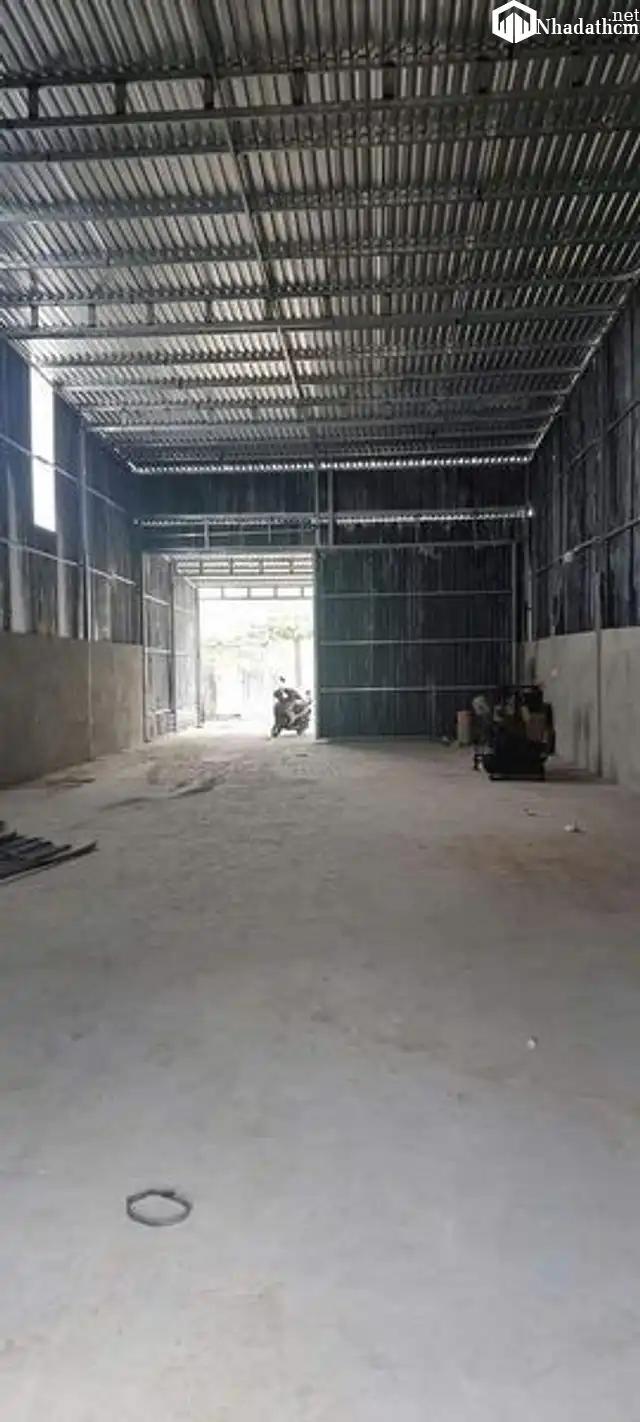 Cần cho thuê kho hẻm xe tải, có điện 3 pha, giá 8 triệu/ tháng