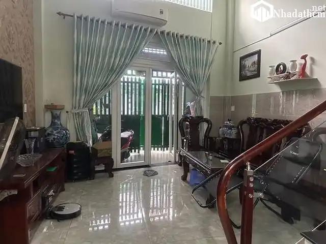 Nhà đẹp trệt lửng 2 lầu cách MT Đỗ xuân Hợp 30m, Q9, giá 4.9 tỷ