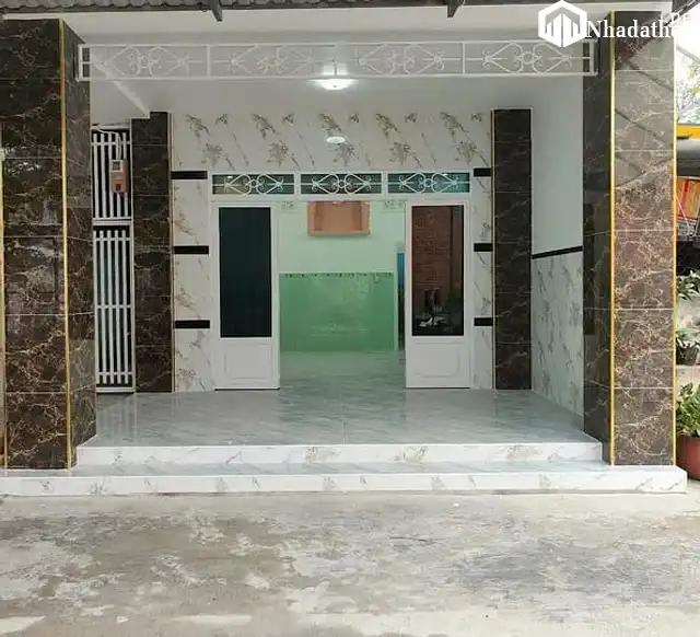 Nhà trung tâm Hóc Môn, gần trường học, ủy ban, hẻm 3m, giá 3.3 tỷ