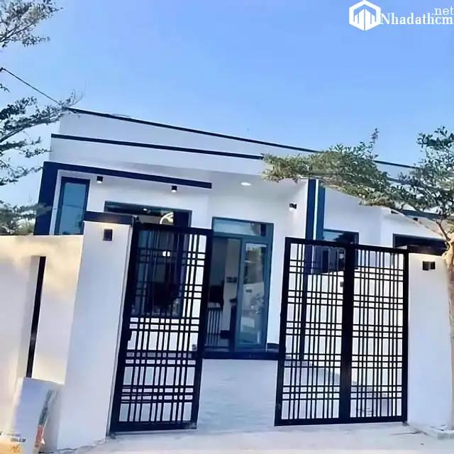 Bán Nhà Cấp 4 hẻm ô tô, 2pn, 2wc, giá 900 triệu, Bình Chánh