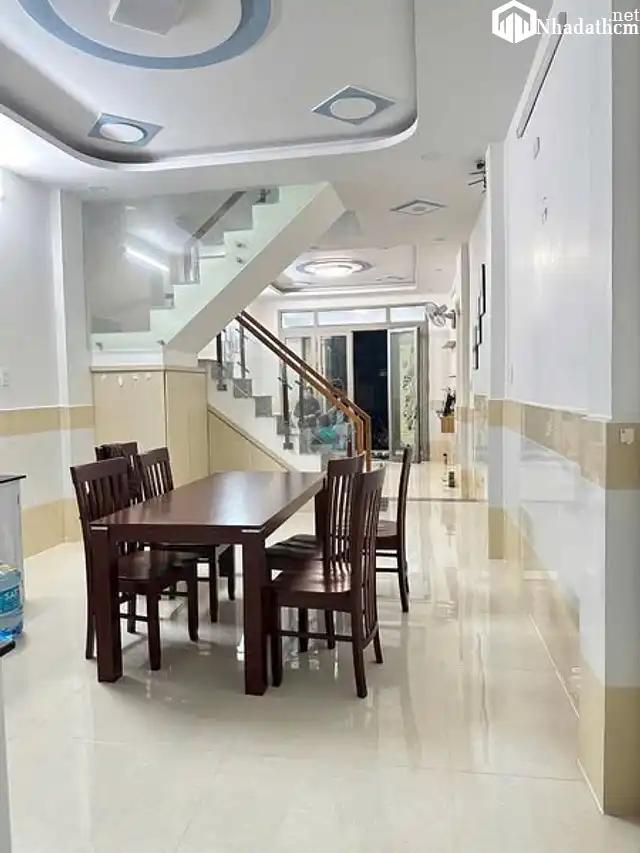 Nhà hẻm rộng, 1 lầu, 2pn, 3wc, giá 7 triệu tại Tô Ký, Quận 12