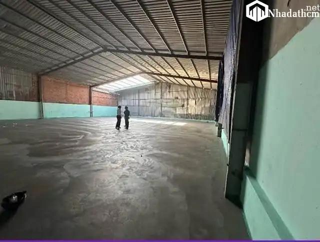 Kho 630m2 đường xe 8 tấn, có điện ba pha, giá 53 triệu, tại Bình Chánh
