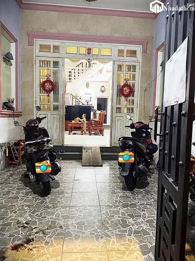 Nhà đường xe tải rộng, 3pn, 2wc, đường tỉnh lộ 43, Thủ Đức, giá 5.2 tỷ