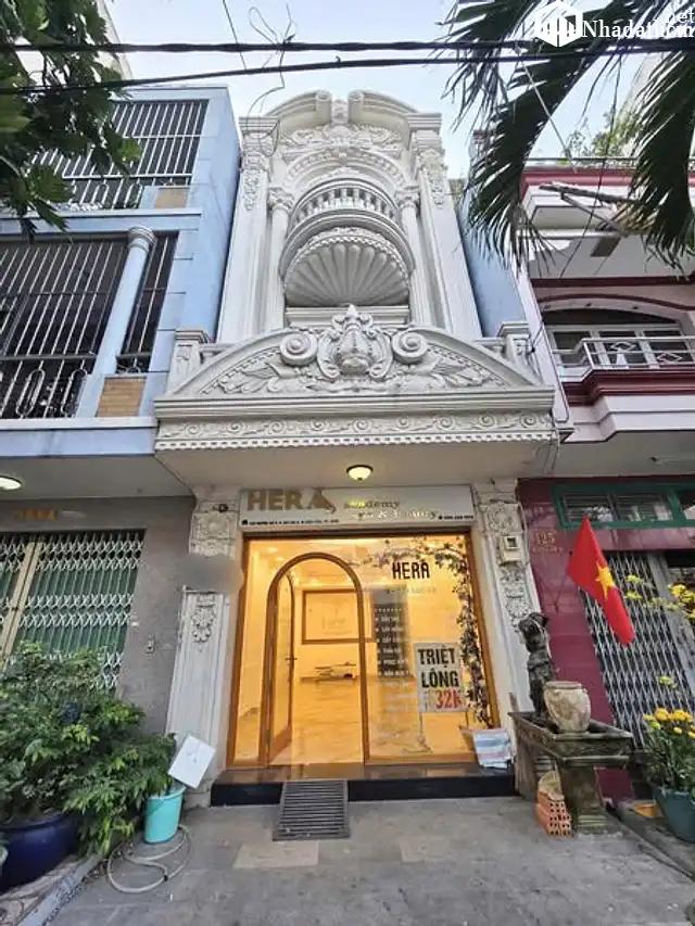 Nhà mặt tiền đường lớn, khu vực đông đúc sầm uất, Đường Tên Lửa