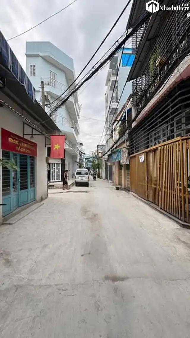 Nhà 1/ Âu Cơ - Ngang Đẹp 4,9m - HXH - 2 Tầng BTCT - Giá 3 TỶ Hơn