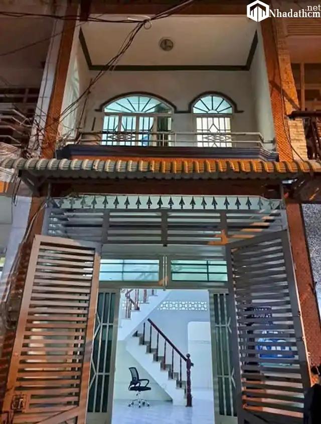 Nhà 1 trệt, 1 lầu, gồm 2 phòng ngủ, 2 WC, nhà trống dọn vào ở ngay, Đường Nguyễn Văn Khối, giá 7.5 triệu