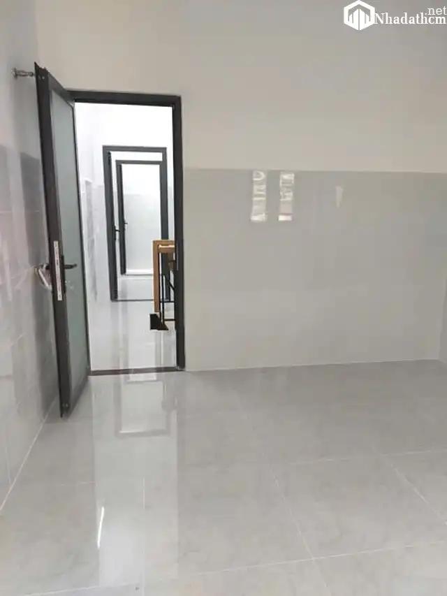 Nhà DT 3,5x14m trệt 1 lầu gồm 3PN (có phòng dưới trệt) 2WC, sân để xe, ban công, giá 11 triệu, Đường Số 1