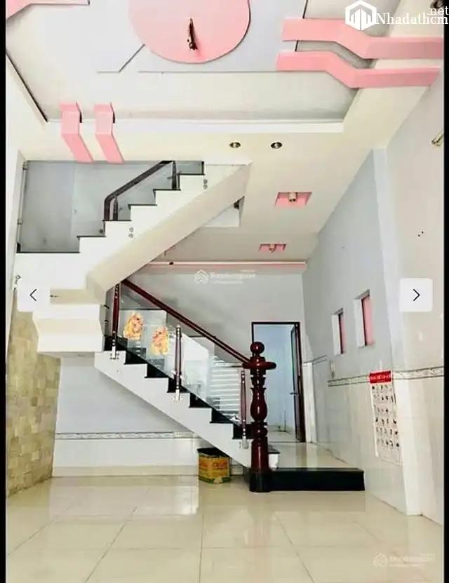 Nhà đúc  BTCT kiên cố ,4x12m,2Tầng ,1 trệt  1 Lầu,3PN ,Hẻm xe hơi tới nhà.