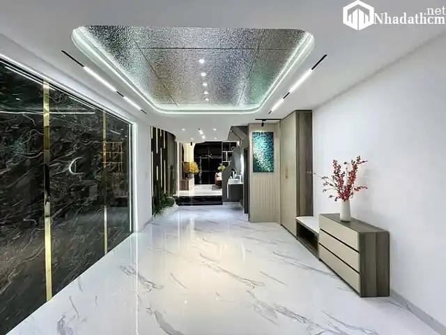 Nhà 1 trệt 2 lầu, sân thượng, gồm 4 phòng ngủ, 4 nhà vệ sinh, giá 5 tỷ, tại Gò Vấp