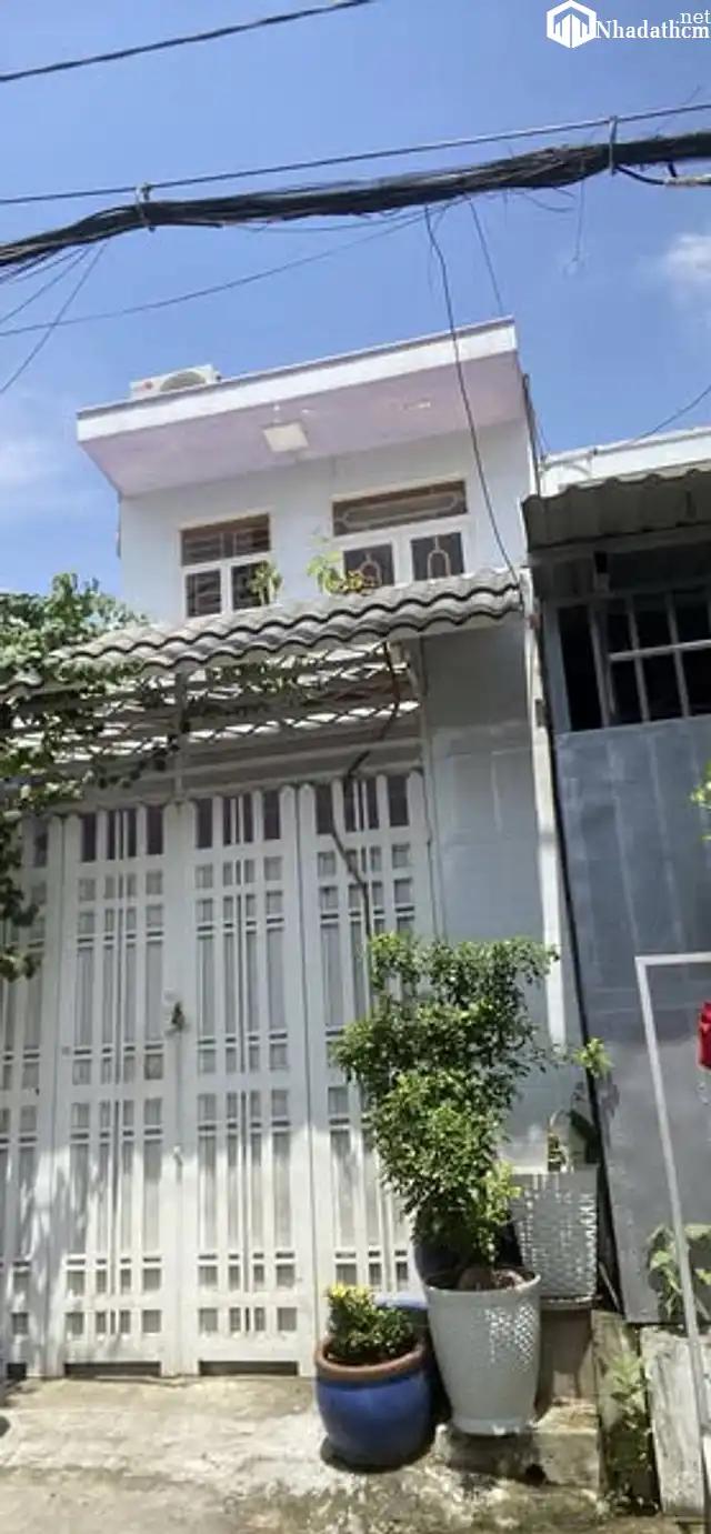 NHÀ 2 TẦNG ĐÚC ĐẸP - 41M2 - HẺM XE HƠI ĐỖ CỬA - SÁT BÊN SIÊU THỊ METRO -  TRƯƠNG THỊ HOA. TÂN THỚI HIỆP. QUẬN 12 - GIÁ RẺ 3.X T.Ỷ