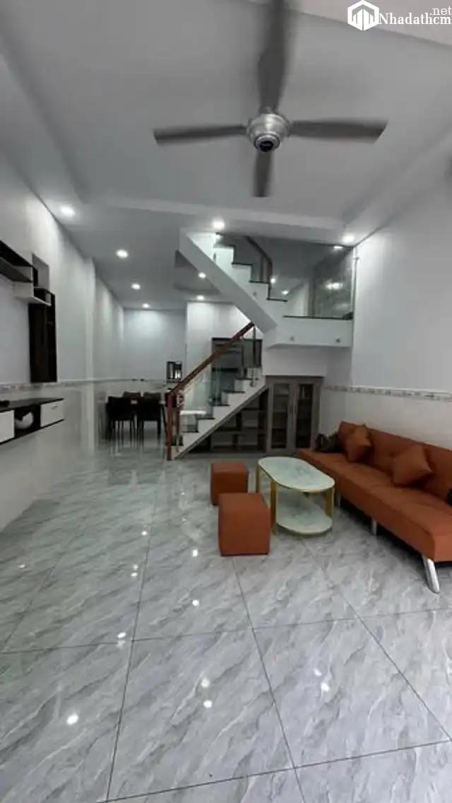 Nhà . một trệt , 1 lầu , 2 phòng ngủ , 2 tolet, giá 3.68 tỷ, quận 12