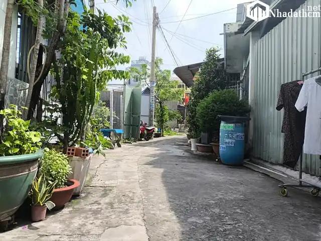 BÁN NHÀ TRUNG MỸ TÂY QUẬN 12- DIỆN TÍCH 80M2- HẺM XE HƠI - KHU DÂN CƯ- GIÁ CHỈ 3.99 TỶ TL.