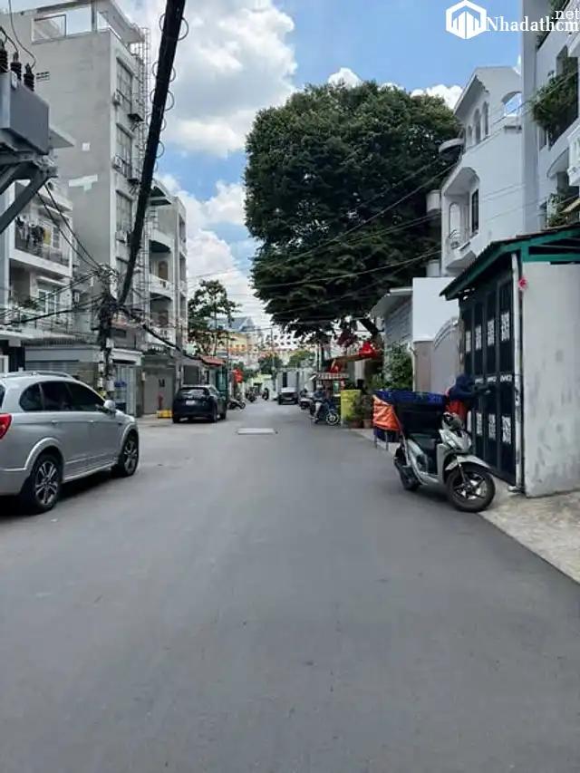 Bán đất tặng nhà. 5m x 17m (nở hậu) - Công nhận 99m2. HXH tới cửa. Sát Lê Quang Định. Nhỉnh 8Tỷ