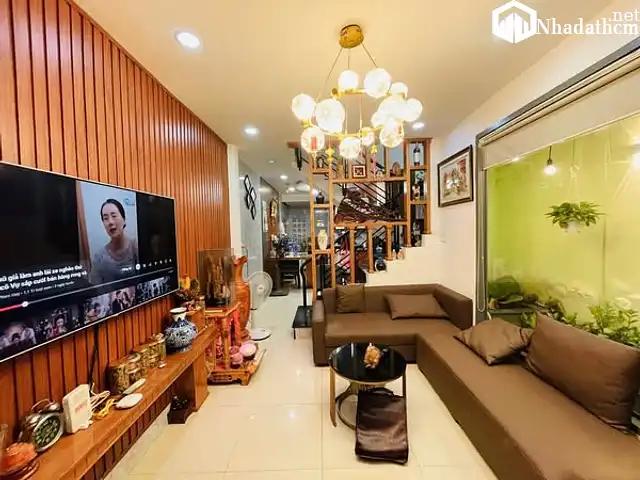 Bán gấp nhà 2 Tầng - 48m2( 4 x 12 ) - Sát Hẻm Xe Tải Thông - Ngay CV Làng Hoa - Giá 4.9 Tỷ TL