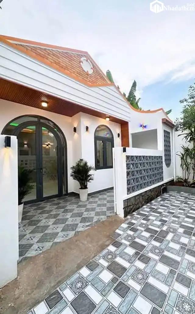 Chủ nhà mới sửa sang căn nhà để lại giá tốt tại Đường Hưng Nhơn, Huyện Bình Chánh