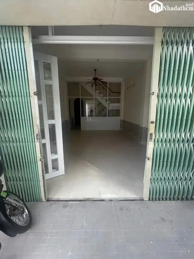 Nhà hẻm xe tải, giá 12 triệu, phù hợp với kinh doanh tại Tân Phú
