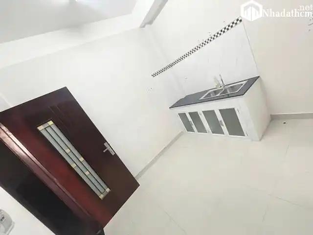 Phòng có máy lạnh, 28m2, 1 phòng ngủ, 1 toilet, giá 2.5 triệu, tại Quận 12