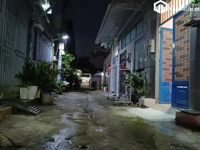 Nhà 130m2, nở hậu, hẻm ba gác, giá 3.2 tỷ, tại Bình Chánh