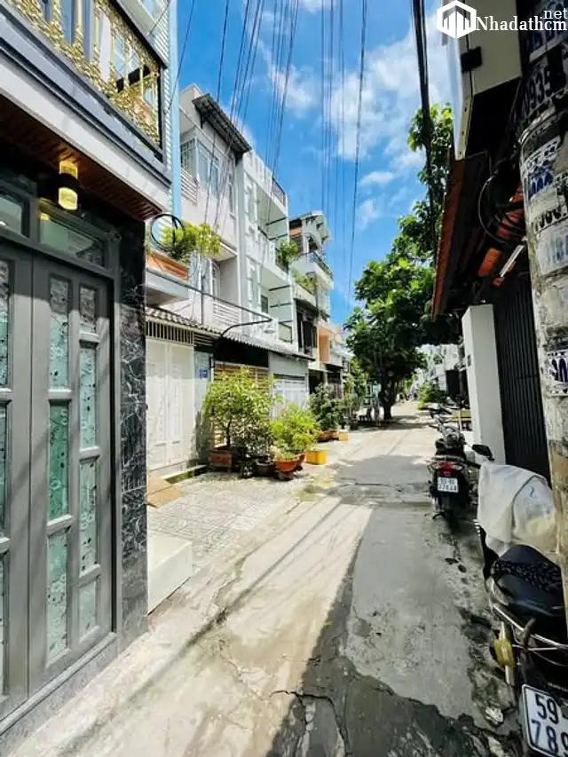 Nhà hẻm xe hơi, trung tâm Quận Gò Vấp, dt 20m2, 2 lầu, giá 3 tỷ