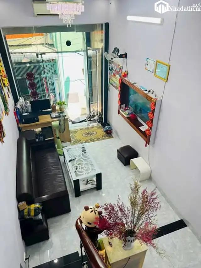 Nhà ngay chợ Bình Trị Đông, 28m2, 3 tầng, giá 3.6 tỷ, Bình Tân
