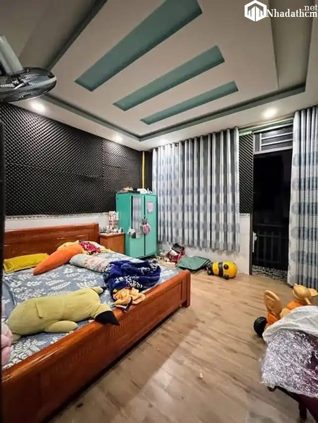 Chính chủ bán nhà trong hẻm, 41.5m2, 4 tầng, 5pn, 3wc, Phường Bình Tân