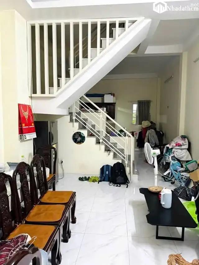 Bán nhà riêng hẻm xe hơi, 50m2, 2pn, 2wc, giá 3.9 tỷ, gần chợ