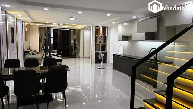 Nhà 99m2, gần chợ, trường học, siêu thị, hẻm ô tô, giá 6 tỷ