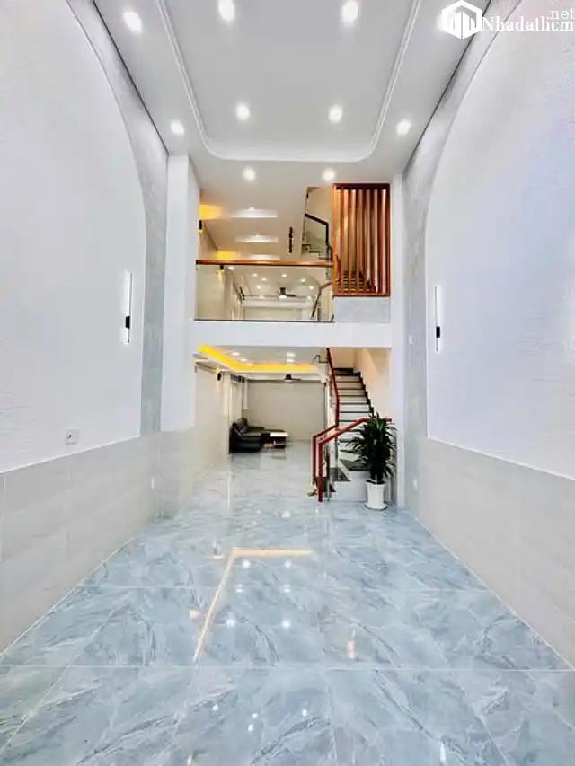 Bán nhà 5 tầng, 52m2,  giá 6 tỷ, gần chợ, tại Phường Bình Tân