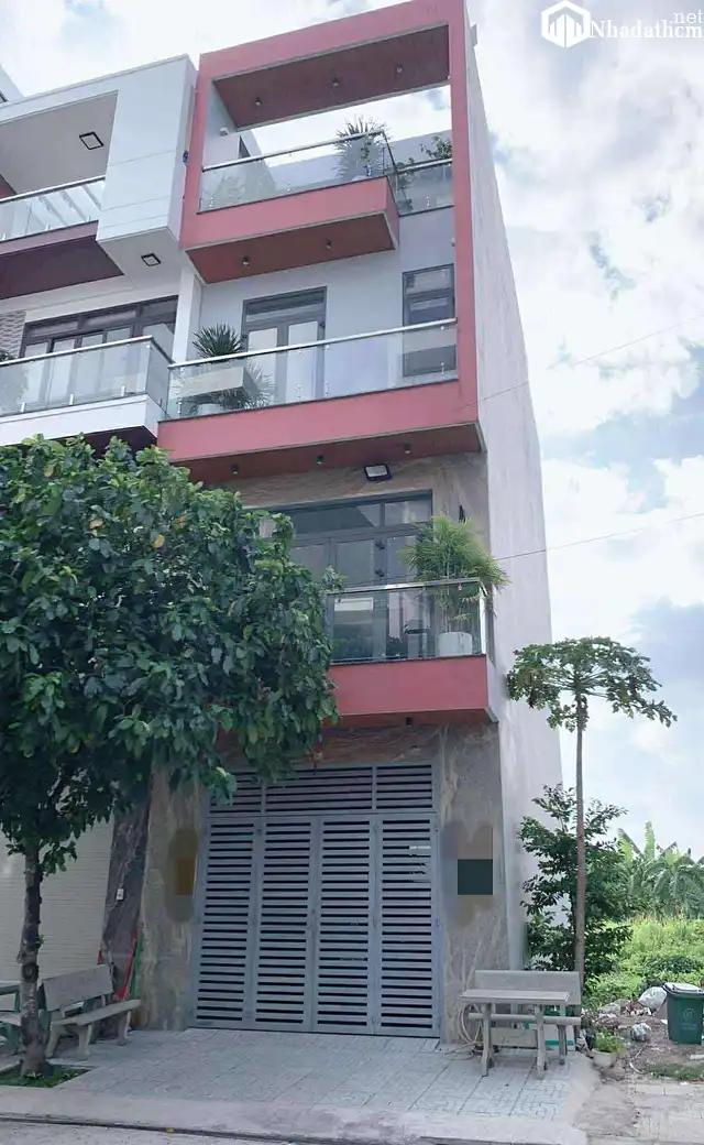 Nhà đẹp Lê Thị Riêng Q12-đường 12m-63m2-4tang-tặng full cửa gỗ- 8,5 tỷ