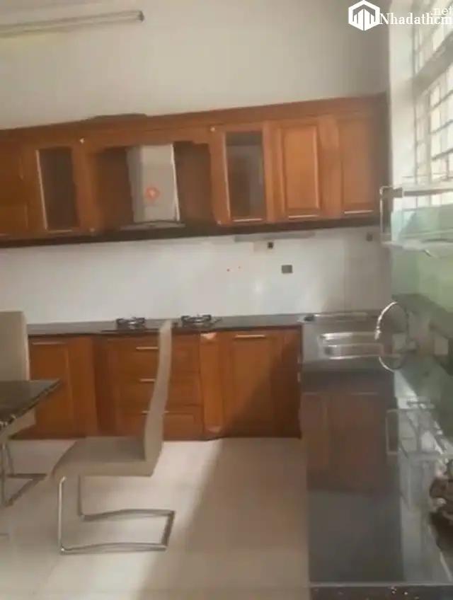 Cho thuê Nhà 1/ đường Lò Gốm, F.8, Quận 6 - DT 15m x 20m ,đúc lệch tầng , 1 trệt 2 lầu ,4PN 5WC